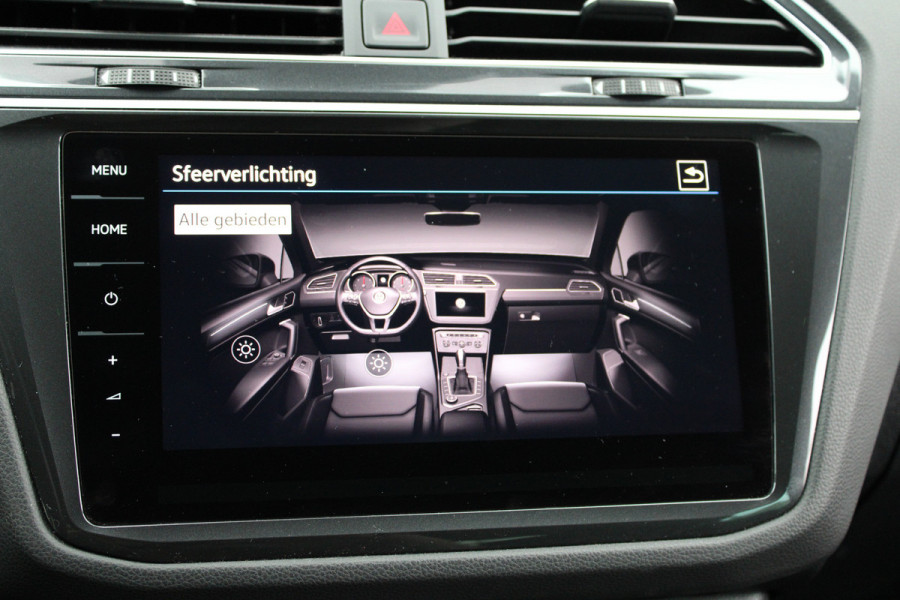 Volkswagen Tiguan 1.5 TSI ACT Highline Business R | NAP! | PANO | 360 | ACC | KEYLESS | ELEK.TREKHAAK |