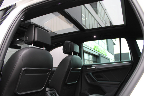 Volkswagen Tiguan 1.5 TSI ACT Highline Business R | NAP! | PANO | 360 | ACC | KEYLESS | ELEK.TREKHAAK |