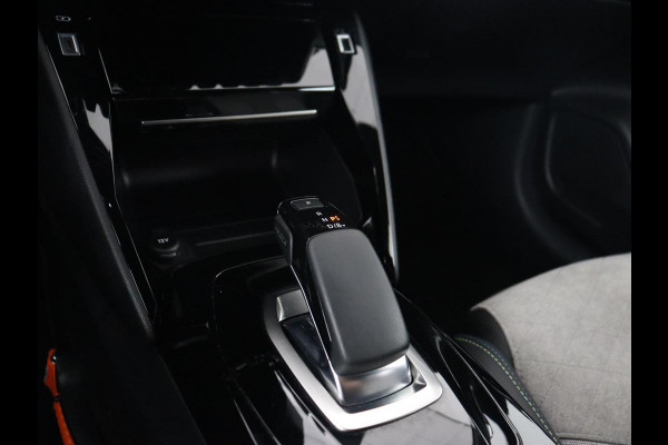 Peugeot e-208 EV GT 350 50 kWh | Stoelverwarming | Adaptive cruise | Camera | Leder-Alcantara | Keyless | Navigatie | Full LED | DAB | Climate control | Dodehoek detectie | Parkeerhulp
