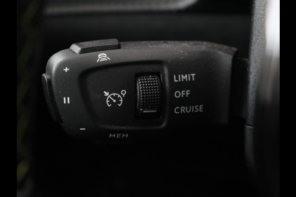 Peugeot e-208 EV GT 350 50 kWh | Stoelverwarming | Adaptive cruise | Camera | Leder-Alcantara | Keyless | Navigatie | Full LED | DAB | Climate control | Dodehoek detectie | Parkeerhulp