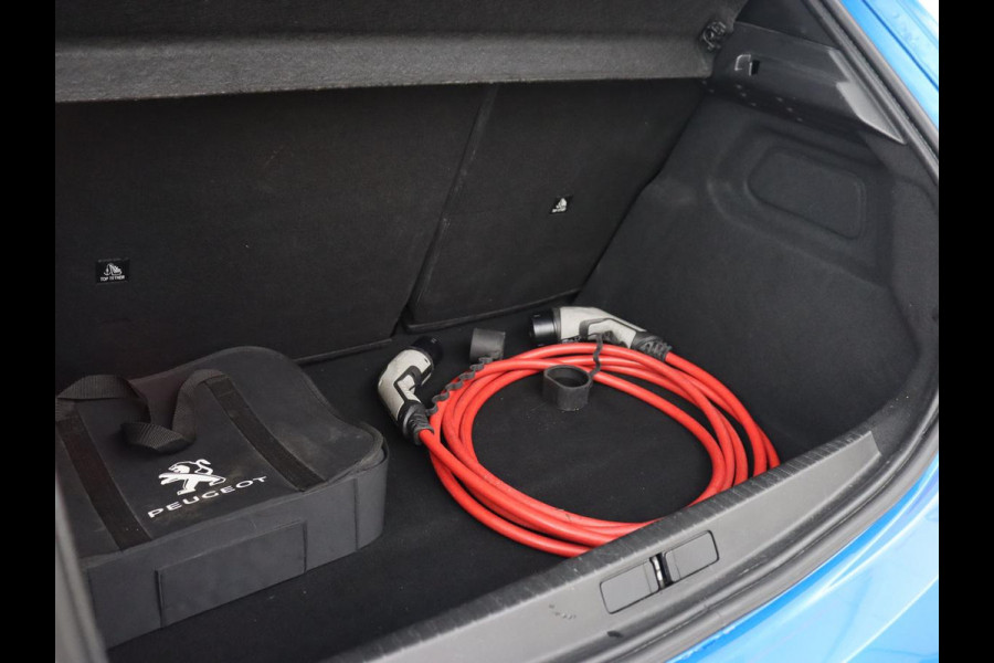 Peugeot e-208 EV GT 350 50 kWh | Stoelverwarming | Adaptive cruise | Camera | Leder-Alcantara | Keyless | Navigatie | Full LED | DAB | Climate control | Dodehoek detectie | Parkeerhulp