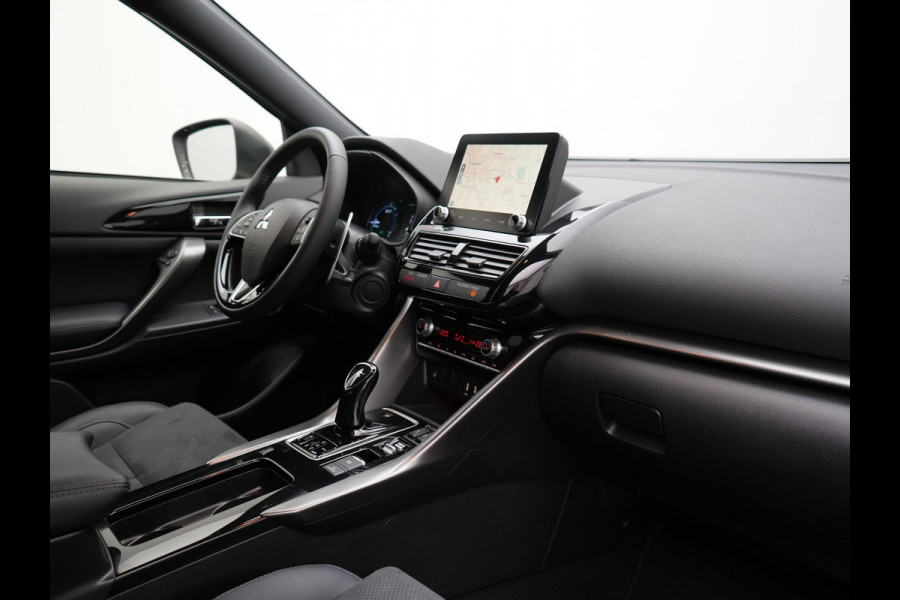 Mitsubishi Eclipse Cross 2.4 Black Edition Plug In Hybrid 188pk Dealer O.H. PHEV | Trekhaak Afn. | 360 Camera | Adaptive Cruise | Sportstoelen & Stuur Verwarmd | Navigatie Via TomTom | Apple Carplay | Keyless | Blis | DAB |