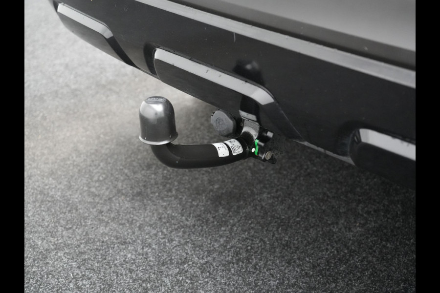 Mitsubishi Eclipse Cross 2.4 Black Edition Plug In Hybrid 188pk Dealer O.H. PHEV | Trekhaak Afn. | 360 Camera | Adaptive Cruise | Sportstoelen & Stuur Verwarmd | Navigatie Via TomTom | Apple Carplay | Keyless | Blis | DAB |