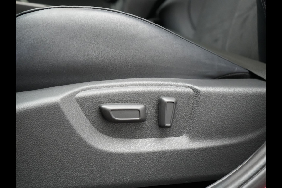 Mitsubishi Eclipse Cross 2.4 Black Edition Plug In Hybrid 188pk Dealer O.H. PHEV | Trekhaak Afn. | 360 Camera | Adaptive Cruise | Sportstoelen & Stuur Verwarmd | Navigatie Via TomTom | Apple Carplay | Keyless | Blis | DAB |