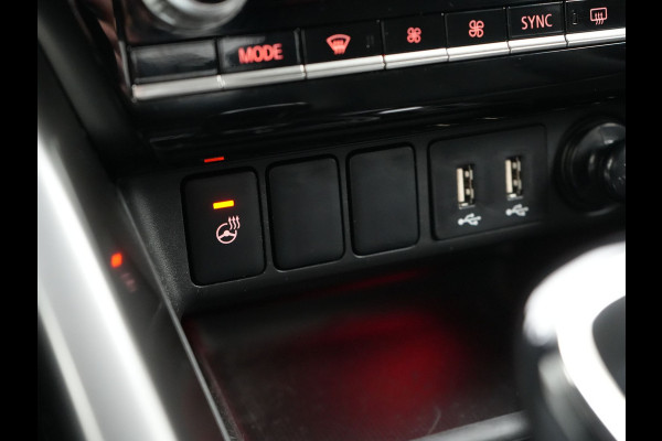 Mitsubishi Eclipse Cross 2.4 Black Edition Plug In Hybrid 188pk Dealer O.H. PHEV | Trekhaak Afn. | 360 Camera | Adaptive Cruise | Sportstoelen & Stuur Verwarmd | Navigatie Via TomTom | Apple Carplay | Keyless | Blis | DAB |