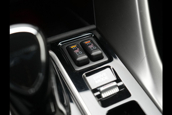 Mitsubishi Eclipse Cross 2.4 Black Edition Plug In Hybrid 188pk Dealer O.H. PHEV | Trekhaak Afn. | 360 Camera | Adaptive Cruise | Sportstoelen & Stuur Verwarmd | Navigatie Via TomTom | Apple Carplay | Keyless | Blis | DAB |