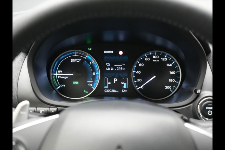 Mitsubishi Eclipse Cross 2.4 Black Edition Plug In Hybrid 188pk Dealer O.H. PHEV | Trekhaak Afn. | 360 Camera | Adaptive Cruise | Sportstoelen & Stuur Verwarmd | Navigatie Via TomTom | Apple Carplay | Keyless | Blis | DAB |