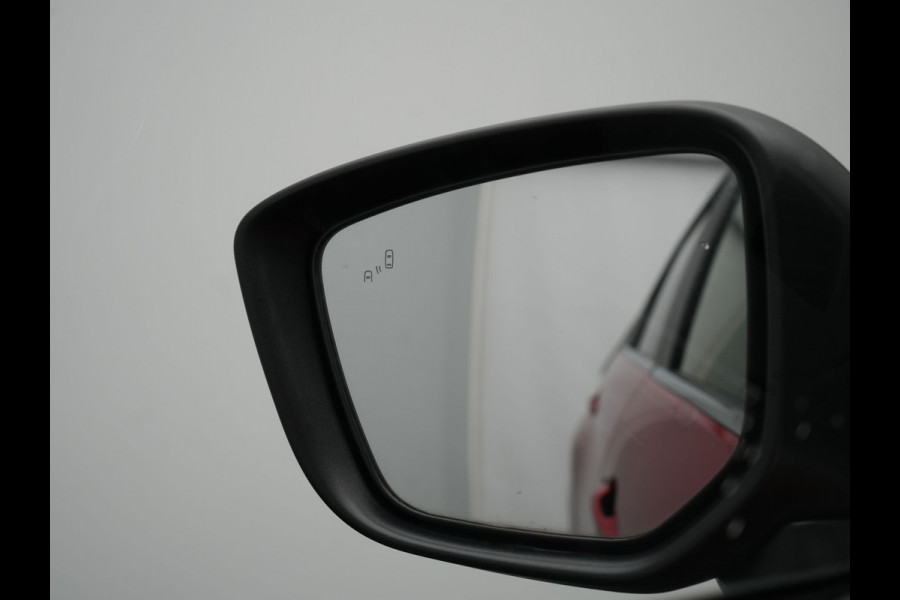 Mitsubishi Eclipse Cross 2.4 Black Edition Plug In Hybrid 188pk Dealer O.H. PHEV | Trekhaak Afn. | 360 Camera | Adaptive Cruise | Sportstoelen & Stuur Verwarmd | Navigatie Via TomTom | Apple Carplay | Keyless | Blis | DAB |