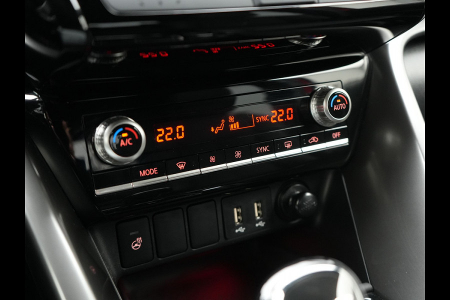 Mitsubishi Eclipse Cross 2.4 Black Edition Plug In Hybrid 188pk Dealer O.H. PHEV | Trekhaak Afn. | 360 Camera | Adaptive Cruise | Sportstoelen & Stuur Verwarmd | Navigatie Via TomTom | Apple Carplay | Keyless | Blis | DAB |