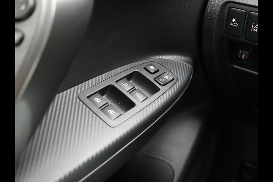 Mitsubishi Eclipse Cross 2.4 Black Edition Plug In Hybrid 188pk Dealer O.H. PHEV | Trekhaak Afn. | 360 Camera | Adaptive Cruise | Sportstoelen & Stuur Verwarmd | Navigatie Via TomTom | Apple Carplay | Keyless | Blis | DAB |