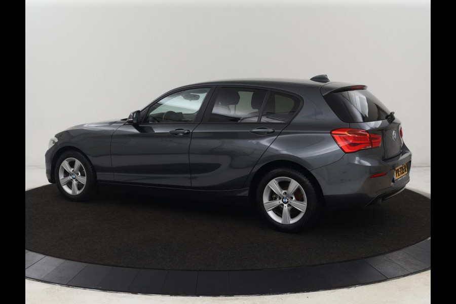 BMW 1-serie 118i Sport Line | Adaptive cruise | Sportstoelen | Camera | Navigatie | Full LED | Park Assist | Climate control | Bluetooth