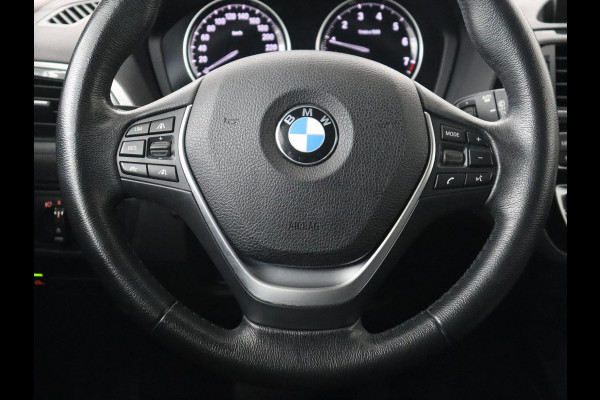 BMW 1-serie 118i Sport Line | Adaptive cruise | Sportstoelen | Camera | Navigatie | Full LED | Park Assist | Climate control | Bluetooth
