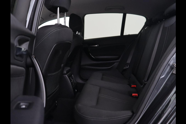 BMW 1-serie 118i Sport Line | Adaptive cruise | Sportstoelen | Camera | Navigatie | Full LED | Park Assist | Climate control | Bluetooth