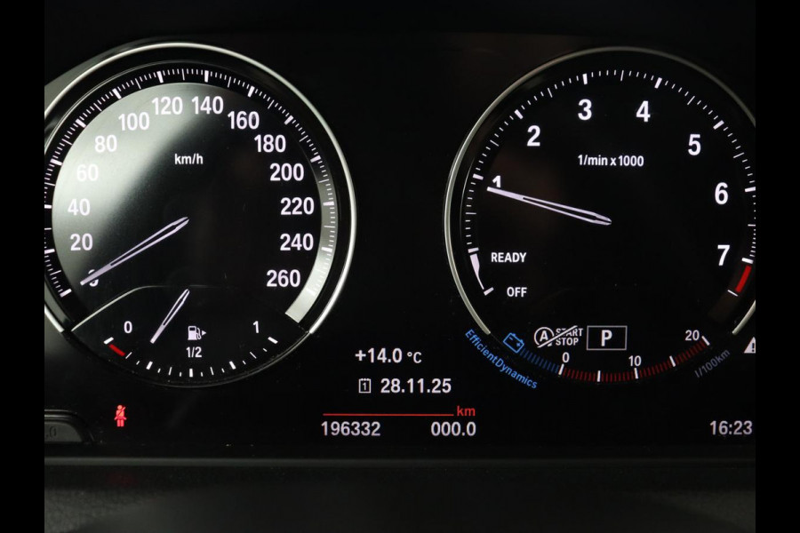 BMW 1-serie 118i Sport Line | Adaptive cruise | Sportstoelen | Camera | Navigatie | Full LED | Park Assist | Climate control | Bluetooth