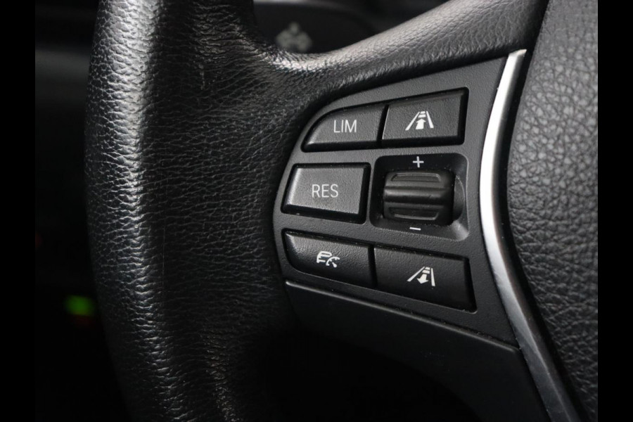 BMW 1-serie 118i Sport Line | Adaptive cruise | Sportstoelen | Camera | Navigatie | Full LED | Park Assist | Climate control | Bluetooth