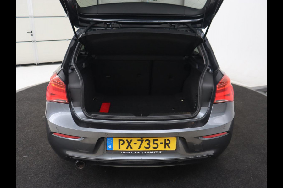 BMW 1-serie 118i Sport Line | Adaptive cruise | Sportstoelen | Camera | Navigatie | Full LED | Park Assist | Climate control | Bluetooth