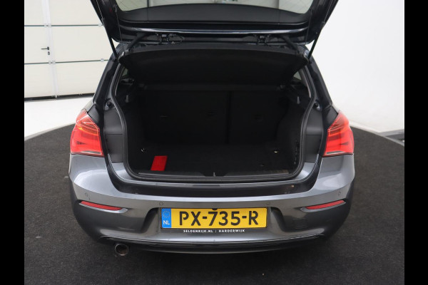 BMW 1-serie 118i Sport Line | Adaptive cruise | Sportstoelen | Camera | Navigatie | Full LED | Park Assist | Climate control | Bluetooth