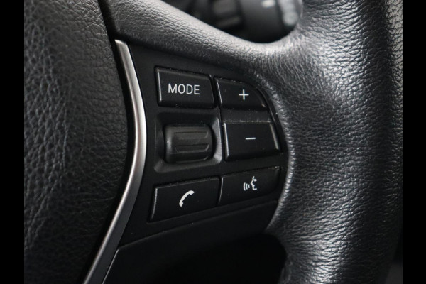 BMW 1-serie 118i Sport Line | Adaptive cruise | Sportstoelen | Camera | Navigatie | Full LED | Park Assist | Climate control | Bluetooth