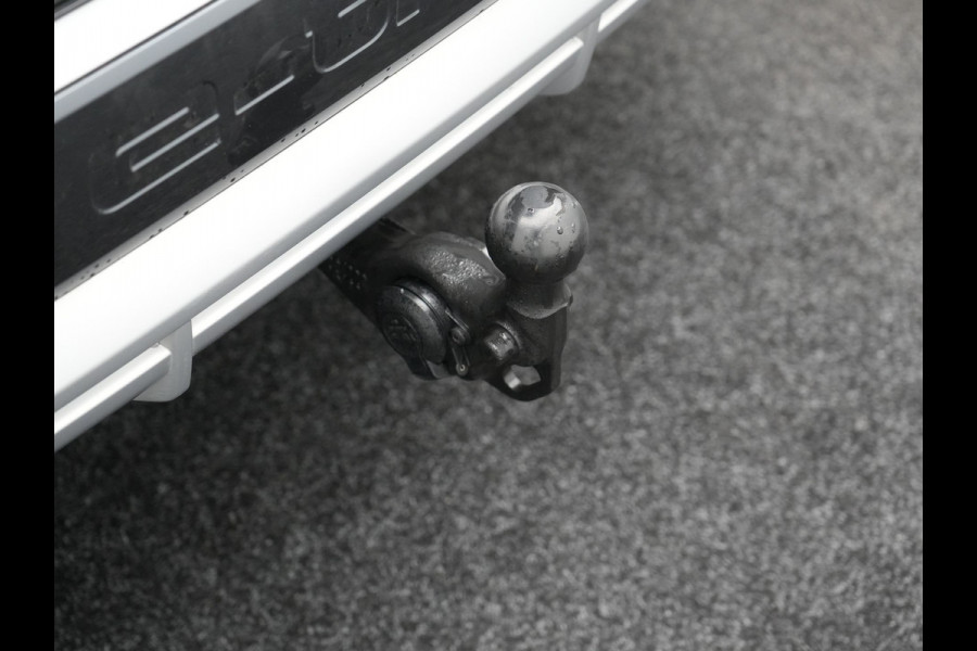 Audi Q4 e-tron 50 quattro S edition 77 kWh 299pk | Trekhaak Af Fabriek | Panodak | Adaptive Cruise | Head Up | Sonos Audio | Camera | Lederen Sportstoelen Memory & Verwarmd | Virtual | Navigatie | Keyless | 21"L.M |