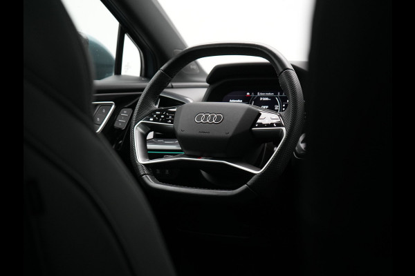 Audi Q4 e-tron 50 quattro S edition 77 kWh 299pk | Trekhaak Af Fabriek | Panodak | Adaptive Cruise | Head Up | Sonos Audio | Camera | Lederen Sportstoelen Memory & Verwarmd | Virtual | Navigatie | Keyless | 21"L.M |