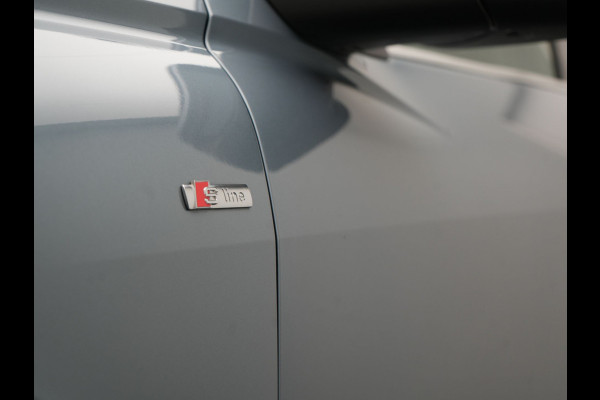 Audi Q4 e-tron 50 quattro S edition 77 kWh 299pk | Trekhaak Af Fabriek | Panodak | Adaptive Cruise | Head Up | Sonos Audio | Camera | Lederen Sportstoelen Memory & Verwarmd | Virtual | Navigatie | Keyless | 21"L.M |