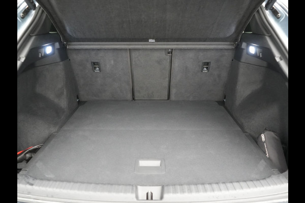 Audi Q4 e-tron 50 quattro S edition 77 kWh 299pk | Trekhaak Af Fabriek | Panodak | Adaptive Cruise | Head Up | Sonos Audio | Camera | Lederen Sportstoelen Memory & Verwarmd | Virtual | Navigatie | Keyless | 21"L.M |