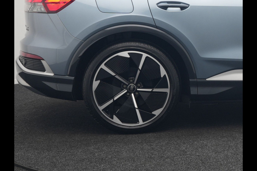 Audi Q4 e-tron 50 quattro S edition 77 kWh 299pk | Trekhaak Af Fabriek | Panodak | Adaptive Cruise | Head Up | Sonos Audio | Camera | Lederen Sportstoelen Memory & Verwarmd | Virtual | Navigatie | Keyless | 21"L.M |