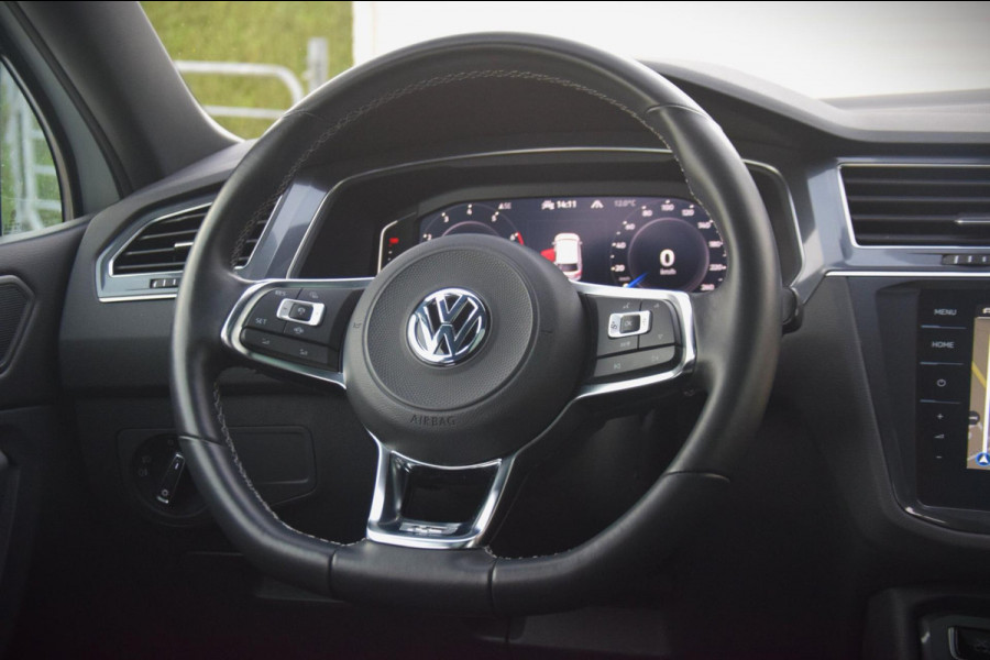 Volkswagen Tiguan Allspace 1.5 TSI Highline Business R LEDEREN BEKLEDING/PANORAMADAK/VERWARMDE VOORSTOELEN
