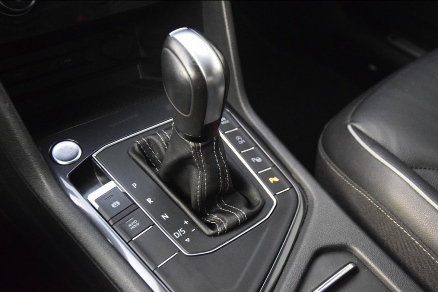 Volkswagen Tiguan Allspace 1.5 TSI Highline Business R LEDEREN BEKLEDING/PANORAMADAK/VERWARMDE VOORSTOELEN