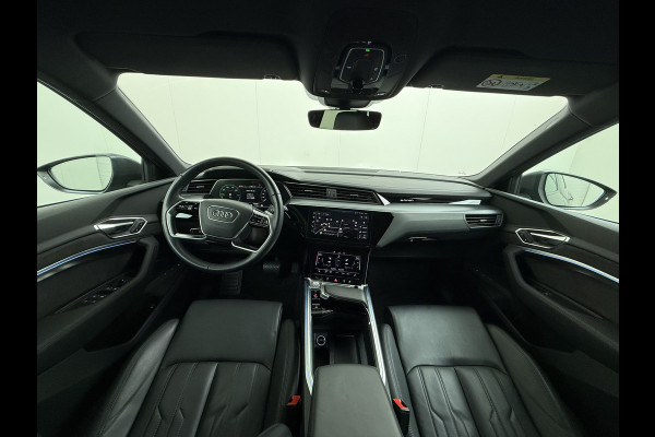 Audi e-tron 55 Quattro Advanced 95kWh SOH 92% Trekhaak Leder+Memory Apple Carplay Android Auto Navi Ecc Stoelverwarming Cruise Control Pdc Lmv 21" Elek.Stoelen Elek.Achterklep Led Contourstoelen Comfortsleutel Keyless Origineel Nederlandse Auto Nieuwprijs  €97.748,-