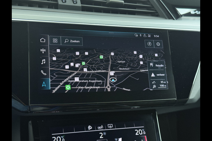 Audi e-tron 55 Quattro Advanced 95kWh SOH 92% Trekhaak Leder+Memory Apple Carplay Android Auto Navi Ecc Stoelverwarming Cruise Control Pdc Lmv 21" Elek.Stoelen Elek.Achterklep Led Contourstoelen Comfortsleutel Keyless Origineel Nederlandse Auto Nieuwprijs  €97.748,-