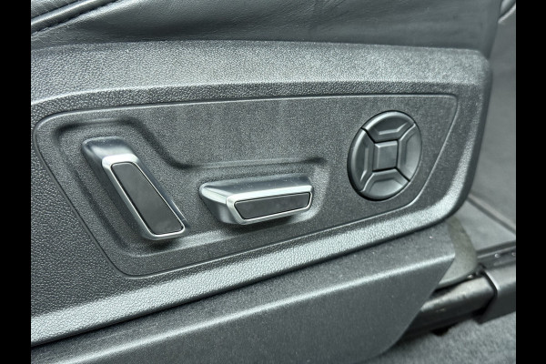 Audi e-tron 55 Quattro Advanced 95kWh SOH 92% Trekhaak Leder+Memory Apple Carplay Android Auto Navi Ecc Stoelverwarming Cruise Control Pdc Lmv 21" Elek.Stoelen Elek.Achterklep Led Contourstoelen Comfortsleutel Keyless Origineel Nederlandse Auto Nieuwprijs  €97.748,-