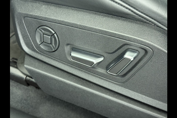 Audi e-tron 55 Quattro Advanced 95kWh SOH 92% Trekhaak Leder+Memory Apple Carplay Android Auto Navi Ecc Stoelverwarming Cruise Control Pdc Lmv 21" Elek.Stoelen Elek.Achterklep Led Contourstoelen Comfortsleutel Keyless Origineel Nederlandse Auto Nieuwprijs  €97.748,-