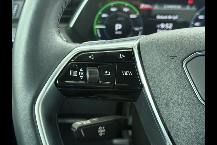 Audi e-tron 55 Quattro Advanced 95kWh SOH 92% Trekhaak Leder+Memory Apple Carplay Android Auto Navi Ecc Stoelverwarming Cruise Control Pdc Lmv 21" Elek.Stoelen Elek.Achterklep Led Contourstoelen Comfortsleutel Keyless Origineel Nederlandse Auto Nieuwprijs  €97.748,-