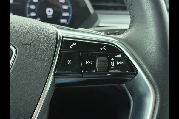 Audi e-tron 55 Quattro Advanced 95kWh SOH 92% Trekhaak Leder+Memory Apple Carplay Android Auto Navi Ecc Stoelverwarming Cruise Control Pdc Lmv 21" Elek.Stoelen Elek.Achterklep Led Contourstoelen Comfortsleutel Keyless Origineel Nederlandse Auto Nieuwprijs  €97.748,-