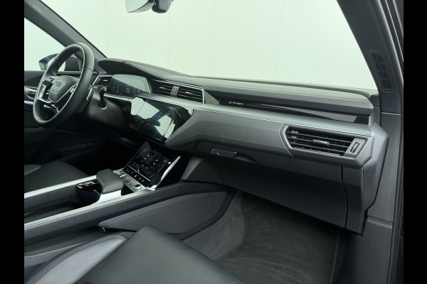 Audi e-tron 55 Quattro Advanced 95kWh SOH 92% Trekhaak Leder+Memory Apple Carplay Android Auto Navi Ecc Stoelverwarming Cruise Control Pdc Lmv 21" Elek.Stoelen Elek.Achterklep Led Contourstoelen Comfortsleutel Keyless Origineel Nederlandse Auto Nieuwprijs  €97.748,-