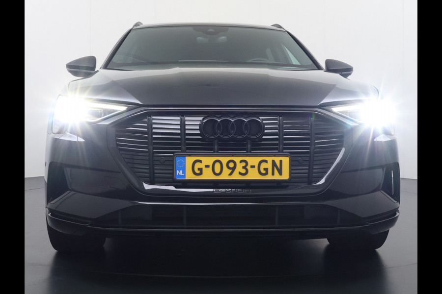 Audi e-tron 55 Quattro Advanced 95kWh SOH 92% Trekhaak Leder+Memory Apple Carplay Android Auto Navi Ecc Stoelverwarming Cruise Control Pdc Lmv 21" Elek.Stoelen Elek.Achterklep Led Contourstoelen Comfortsleutel Keyless Origineel Nederlandse Auto Nieuwprijs  €97.748,-