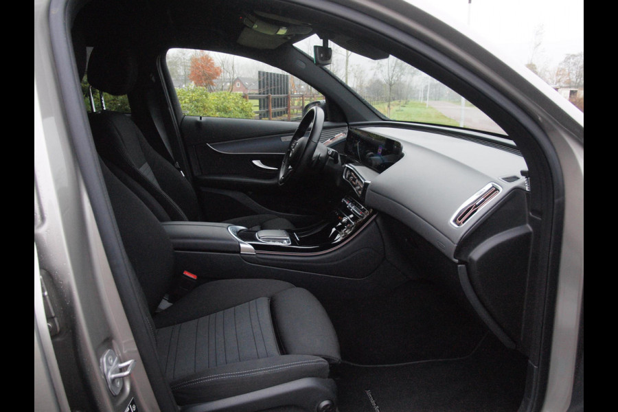 Mercedes-Benz EQC 400 4MATIC Business Solution 80 kWh | Camera | Apple Carplay | Cruise Control | Sfeerverlichting |