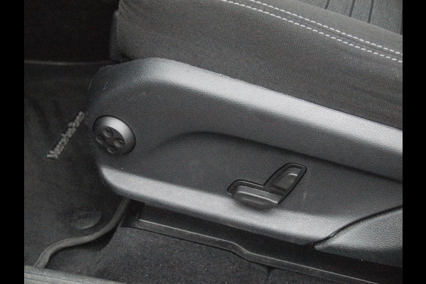 Mercedes-Benz EQC 400 4MATIC Business Solution 80 kWh | Camera | Apple Carplay | Cruise Control | Sfeerverlichting |