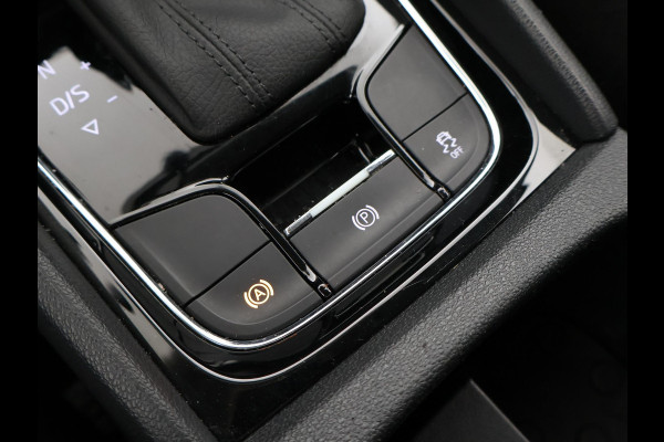 Škoda Kodiaq 1.5 TSI 150 PK DSG 7-PERSOONS + TREKHAAK | APPLE CARPLAY | STUUR / STOELVERWARMING
