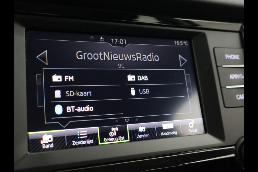 Škoda Kodiaq 1.5 TSI 150 PK DSG 7-PERSOONS + TREKHAAK | APPLE CARPLAY | STUUR / STOELVERWARMING