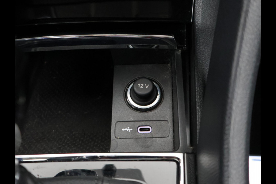 Škoda Kodiaq 1.5 TSI 150 PK DSG 7-PERSOONS + TREKHAAK | APPLE CARPLAY | STUUR / STOELVERWARMING