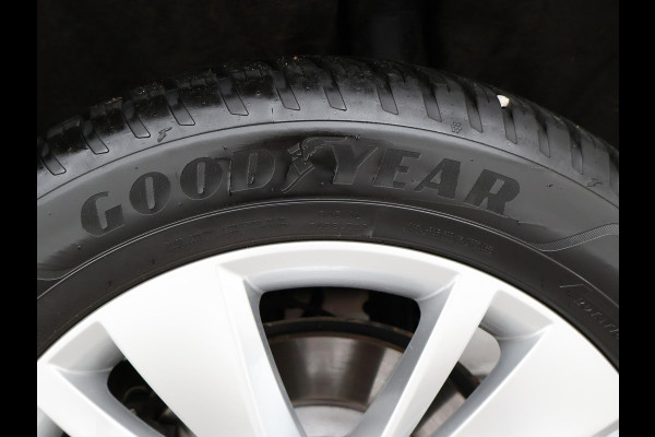 Škoda Kodiaq 1.5 TSI 150 PK DSG 7-PERSOONS + TREKHAAK | APPLE CARPLAY | STUUR / STOELVERWARMING