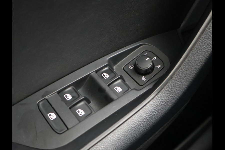 Škoda Kodiaq 1.5 TSI 150 PK DSG 7-PERSOONS + TREKHAAK | APPLE CARPLAY | STUUR / STOELVERWARMING