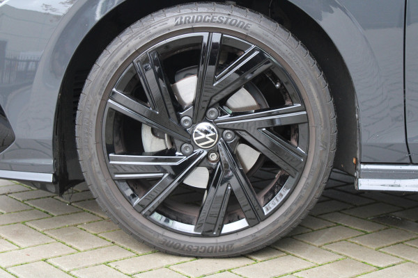 Volkswagen Golf 1.5 eTSI R-Line Business | CAMERA | SFEER | ACC | 18 INCH | CARPLAY |