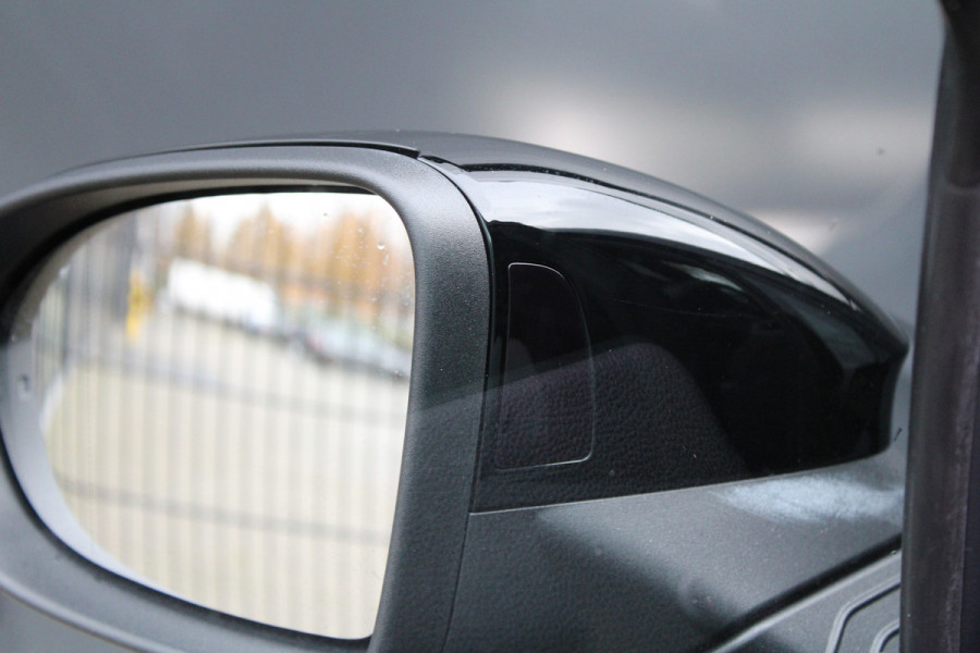 Volkswagen Golf 1.5 eTSI R-Line Business | CAMERA | SFEER | ACC | 18 INCH | CARPLAY |