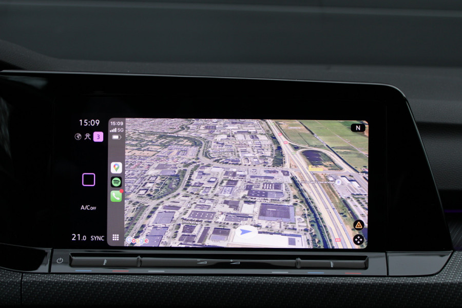 Volkswagen Golf 1.5 eTSI R-Line Business | CAMERA | SFEER | ACC | 18 INCH | CARPLAY |