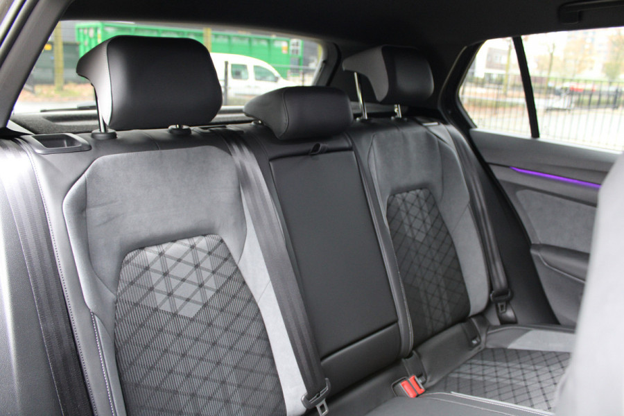 Volkswagen Golf 1.5 eTSI R-Line Business | CAMERA | SFEER | ACC | 18 INCH | CARPLAY |