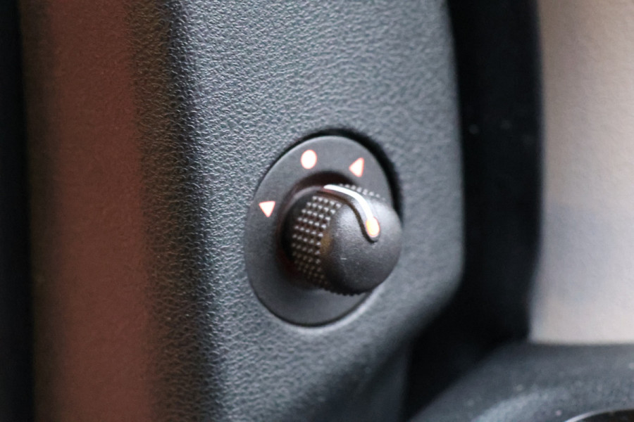 Fiat Doblò Cargo 1.3 MJ L2H1 Maxi | CarPlay | Android Auto | Trekhaak | Airco | Sport velgen | MF Stuur | Nieuwe APK | NL Auto