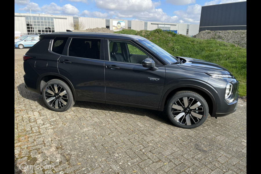 Mitsubishi Outlander 2.4 PHEV First Edition
